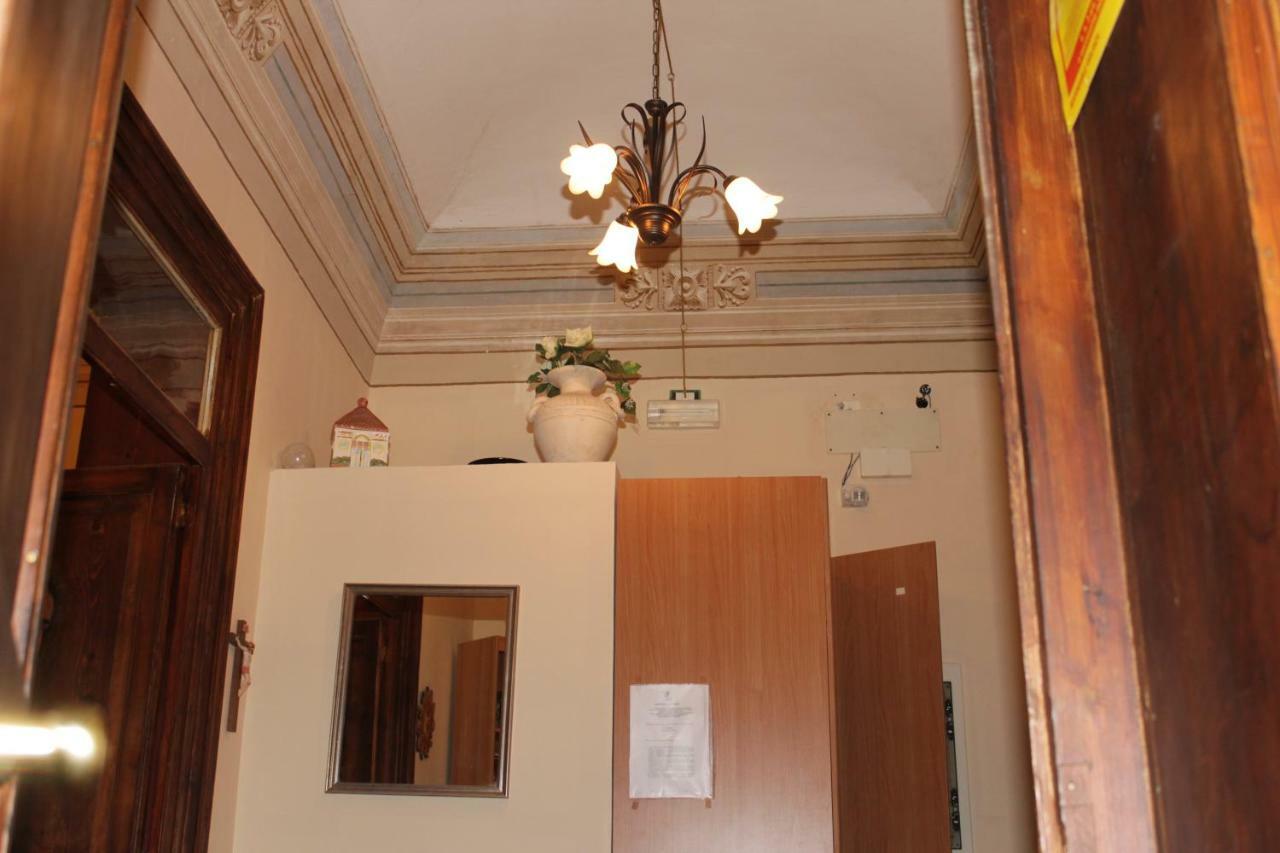 B&B Stazione Centrale Palermo Bagian luar foto
