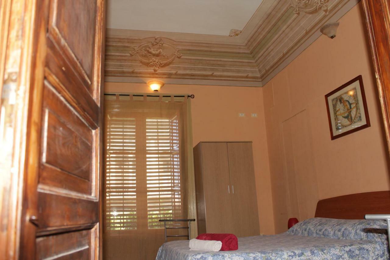 B&B Stazione Centrale Palermo Bagian luar foto